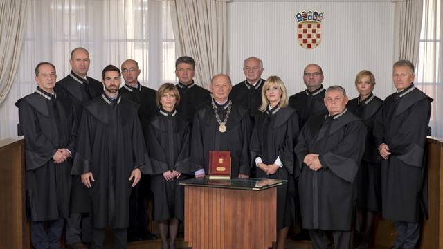 Među novih desetero sudaca Ustavnog suda  gura se Turudić, intenzivno se druži sa Šeksom