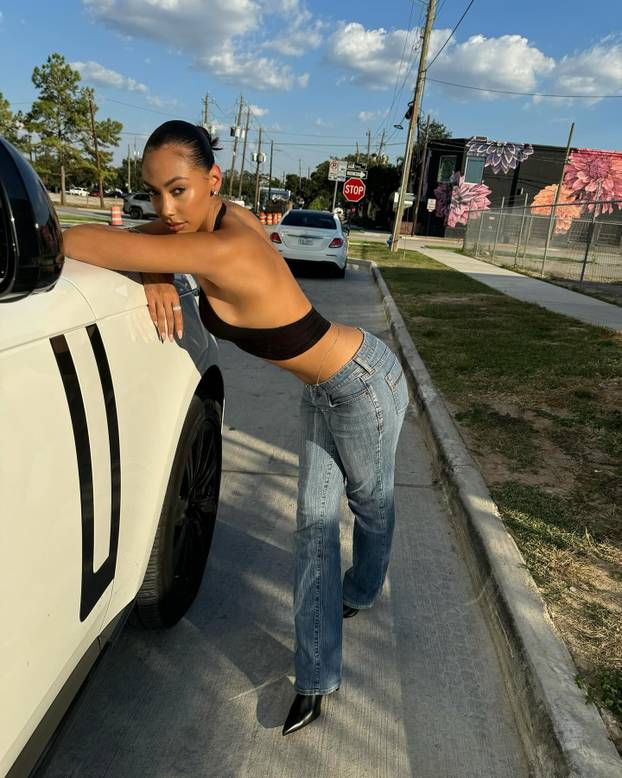 FOTO Košarkašica se skinula za Playboy, a karijera joj tone...