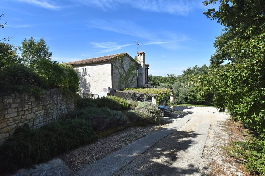 Duda i Toni su objavili fotke pa ih obrisali: 'Brali smo šparoge'