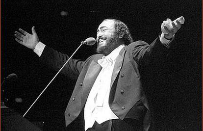 Luciano Pavarotti (71) preminuo u svom krevetu