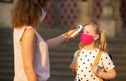 Skinite maske djeci: Stvari se gotovo ne pomiču s mjesta, no je li radikalizam rješenje?