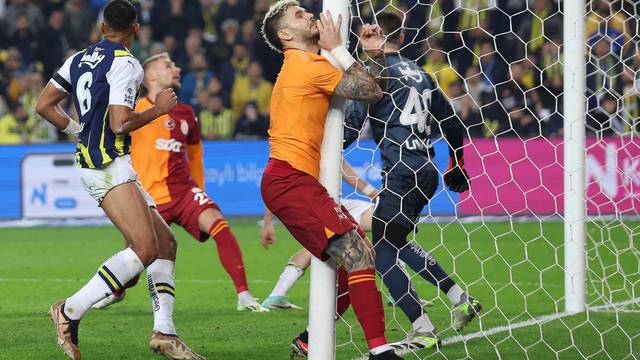 Super Lig - Fenerbahce v Galatasaray