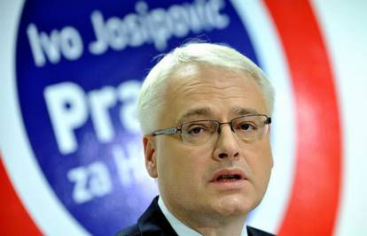 Josipović neće kao Mesić komentirati napise Koncila