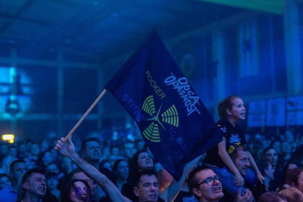 Županja: 13. božićni koncert Opće Opasnosti i prijatelja