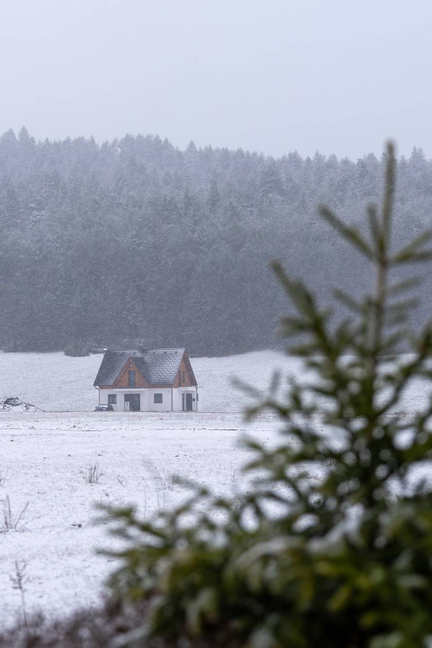 Babin Potok: Zimski uvjeti na državnoj cesti DC 52 Prozor - Vrelo Koreničko