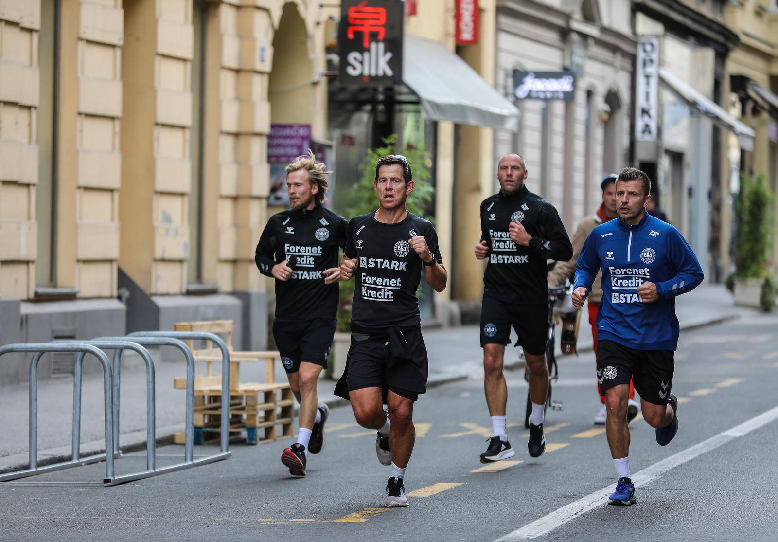 Danska nogometna reprezentacija na jutarnjem trčanju u centru Zagreba