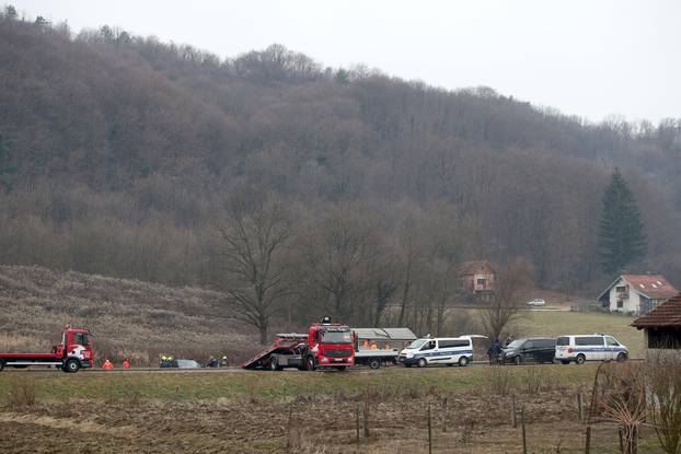 Nedaleko Krapinskih Toplica u prometnoj nesreći jedna osoba poginula, a četiri su ozlijeđene