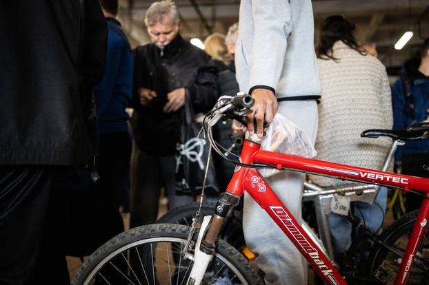 Zagrebačka policija organizirala je  javnu prodaju pronađenih predmeta kojima je istekao rok čuvanja