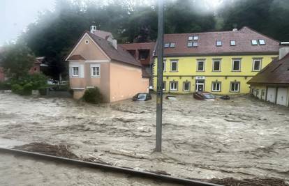 Austrija strepi od novih oluja: Još ima zarobljenih, evakuiraju ljude, biračka mjesta uništena