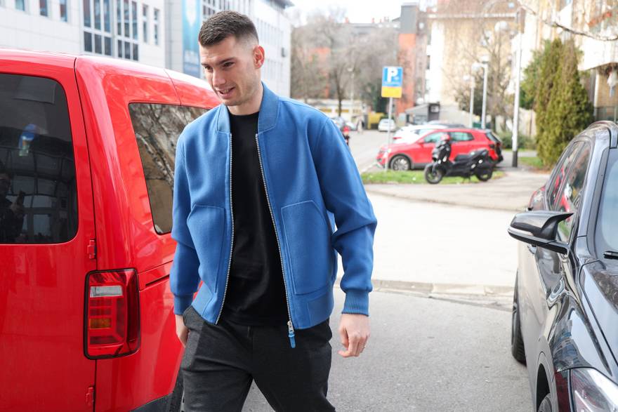 Dominik Livaković dolazi na liječnički pregled