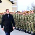 Dvaput je dvaput: Banožić na ispraćaju vojnika na Kosovo. Nakon njega dolazi - Milanović