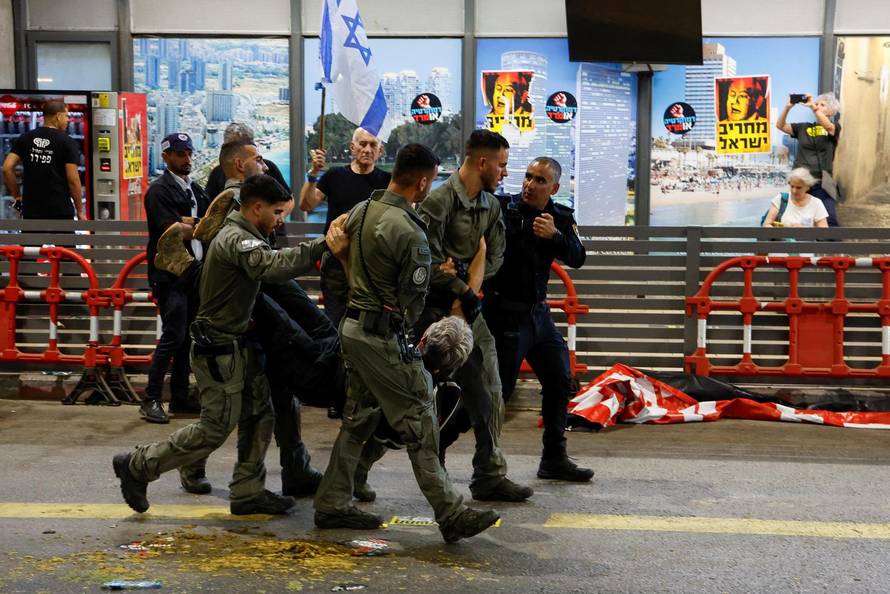 Protest at Ben Gurion International Airport, in Lod