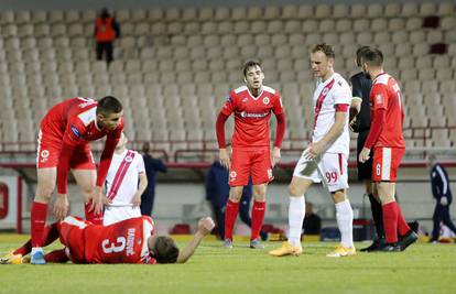 Ultrasi Zrinjskog ušli na stadion i tražili igrače: 'Ne igrate srcem'