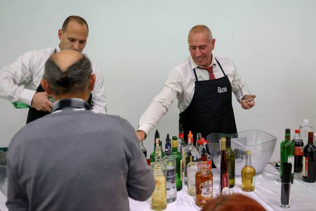 U Zadru održan Bal umirovljenika, zaplesao i ministar Šime Erlić