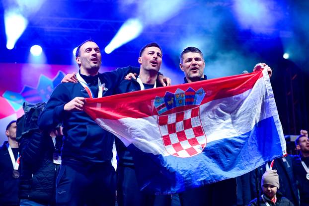 Zagreb: Marko Perković Thompson nastupio na svečanom dočeku hrvatske rukometne reprezentacije