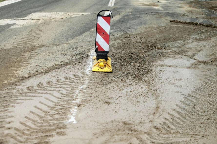 Puknula glavna cijev: Bez vode ostao veliki dio Novog Zagreba