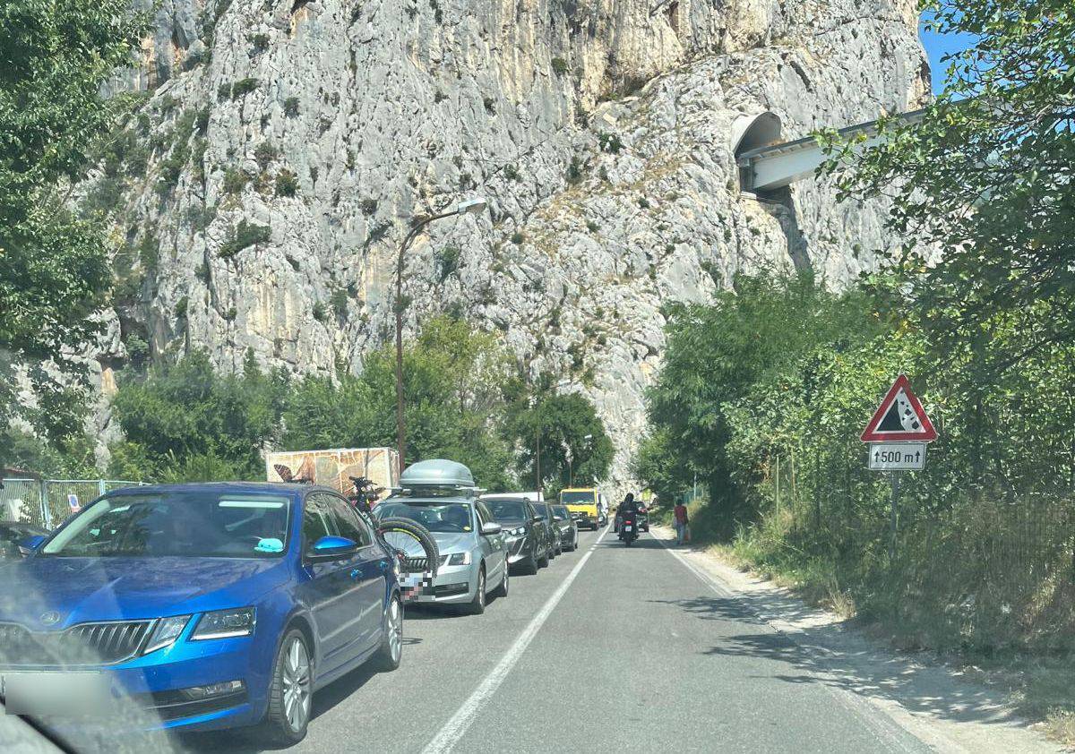 FOTO Gužve na cesti kod Omiša: 'Mi domaći smo navikli na to...'