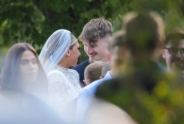ARHIVA - 2022. EKSKLUZIVNE FOTOGRAFIJE Vara&zcaron;din: Vjen&ccaron;anje Dine Dragije i Tina Jedvaja u dvorcu Leitner