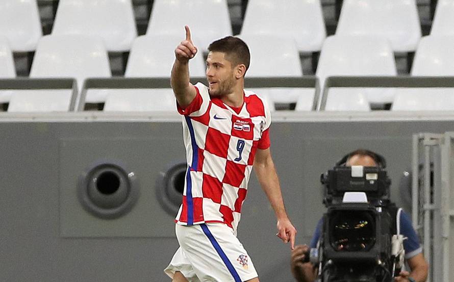 Doha: Prijateljska nogometna utakmica Hrvatska - Slovenija