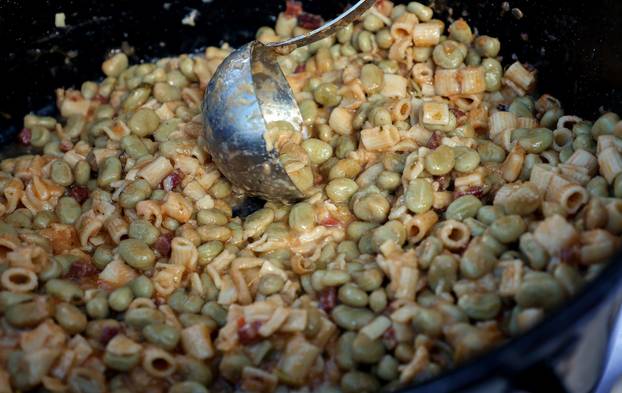 Kaštel Kambelovac: Održana tradicionalna Fešta o boba