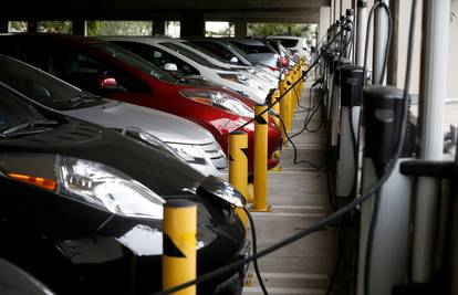 Njemački rent-a-car kupuje tisuće  kineskih električnih auta