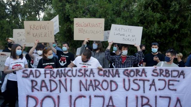 Beograd: Građani prosvjedovali ispred zatvora zbog uhićenih na prosvjedima u zadnjih šest dana