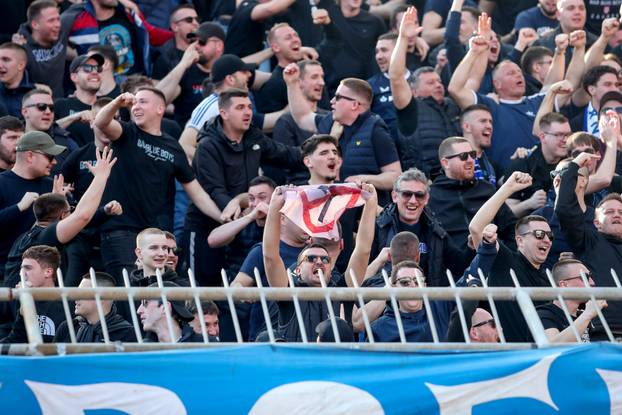 Split: Navijači na tribinama prate utakmicu Hajduk - Dinamo 
