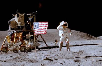 Nove slike otkrivaju kako se na Mjesecu i dalje vijore zastave