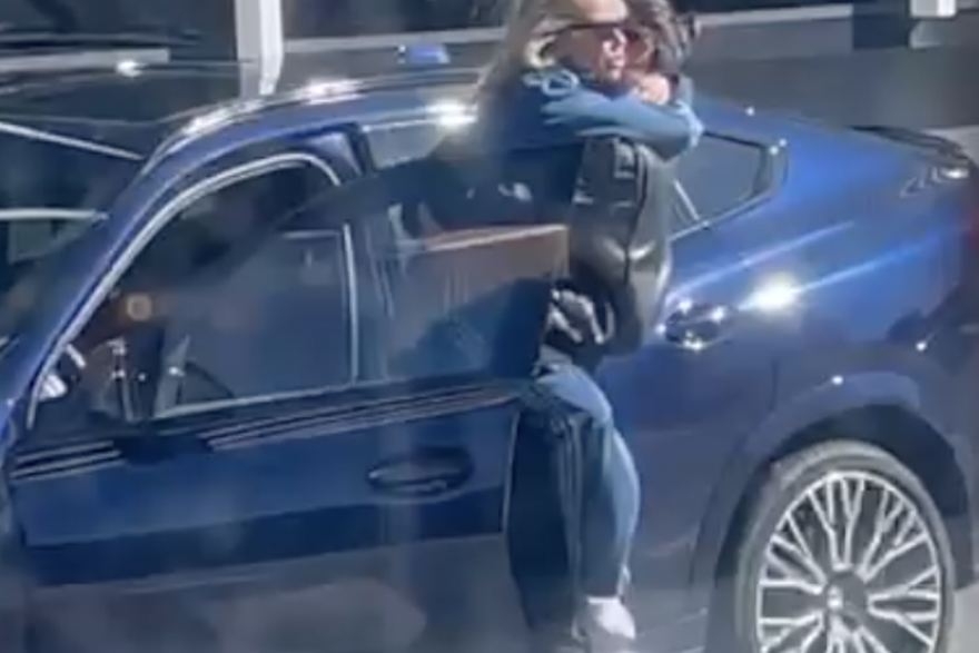 Maja Šuput i Šime Elez u zagrljaju