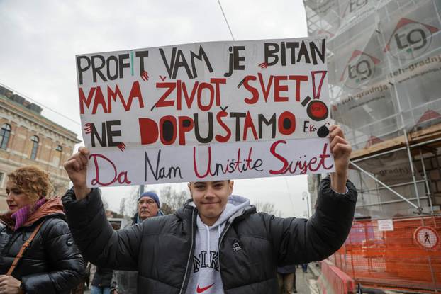 Zagreb: Prosvjed protiv kompleksa industrijskih megafarmi i klaonica peradi u Sisačko-moslavačkoj županiji