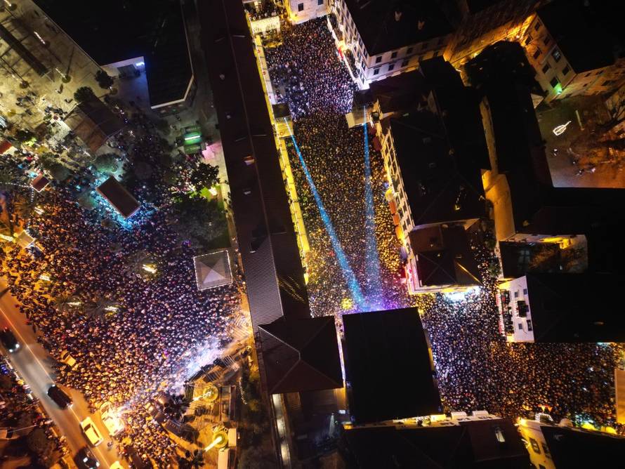 Severina je u raskošnom outfitu dočekala 2024.: 'Sretna sam jer sam ovdje zajedno sa sinom...'