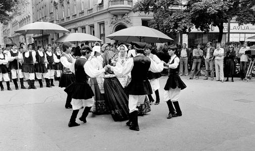 Evo kako se popevalo i tancalo usred Zagreba iz 1979. godine