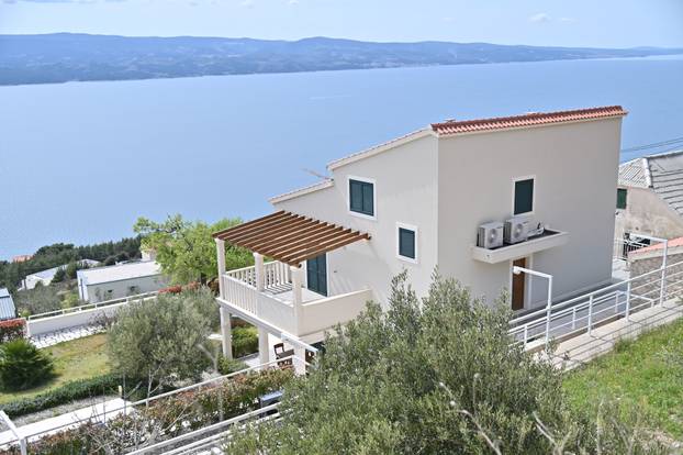 Vila Pokora u Omišu