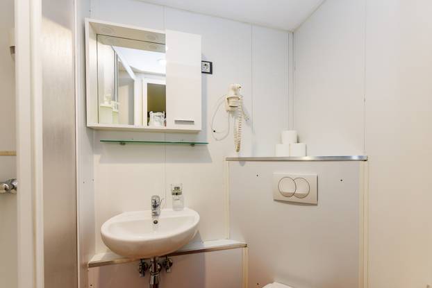 FOTO Zavirite u prvi brod-hotel u Hrvatskoj: Noćenje na ovom brodu u Rijeci ima posebnu čar