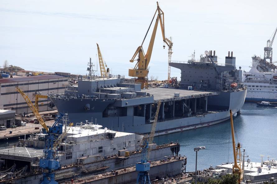 U Viktor Lenac nalazi se ratni brod američke flote USS Hershel Woody Wiliams