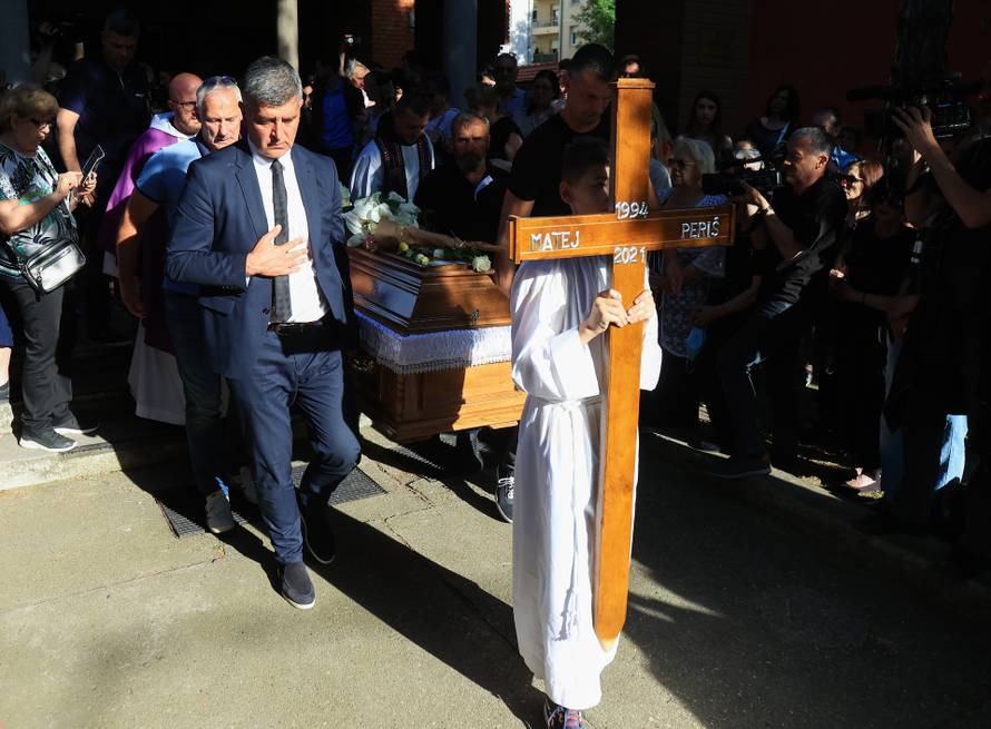 Beograd: Ispraćaj Mateja Periša u crkvi svetog Antuna Padovanskog