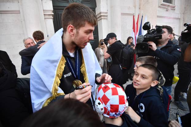 Svečani doček zlatnih vatrpolista u Dubrovniku