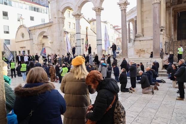 Split: Molitelji na Peristilu okupili su se i ove prve subote u mjesecu