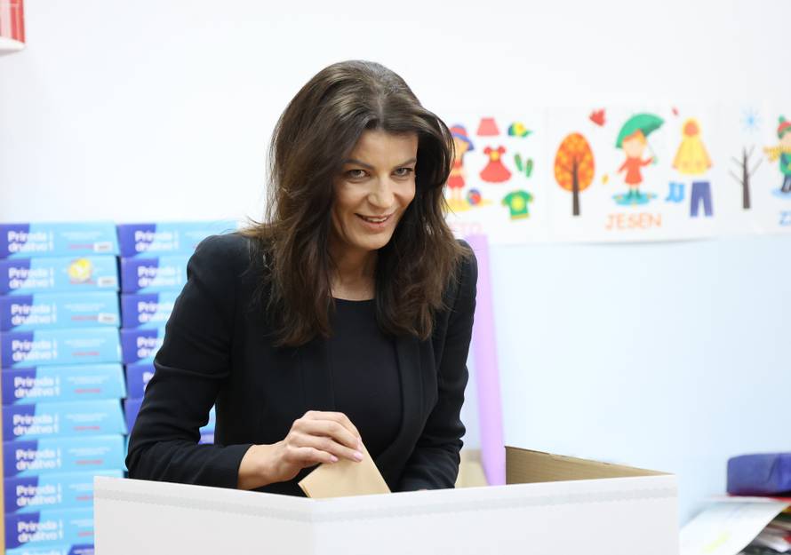 Šibenik: Josipa Plesli? pristupila je glasanju za gradona?elnicu Knina