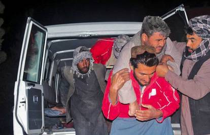 Snažan potres u Afganistanu, više mrtvih i 150 ozlijeđenih: 'Uništena je Plava džamija'