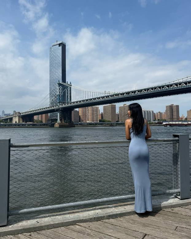 FOTO Nitko ne može vjerovati, ali istina je... Ova učiteljica iz Kalifornije ima 48 godina!