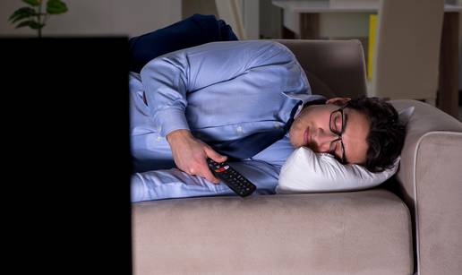 Evo &scaron;to se doga&dstrok;a s tijelom kad spavate uz upaljen televizor