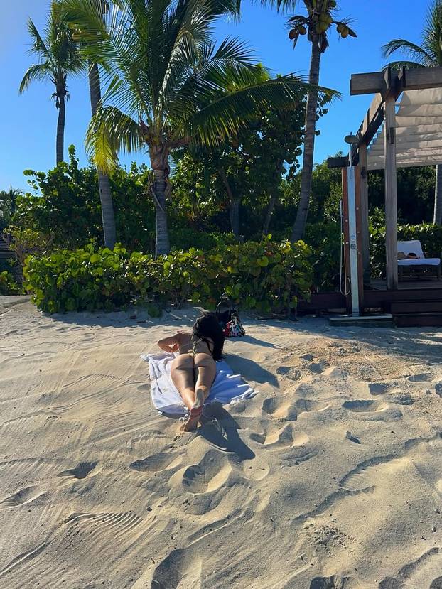 Kylie u nikad vrućem izdanju: Objavila fotke u lateksu nakon novog povećanja grudi