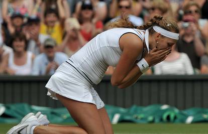 Kvitova kraljica Wimbledona! U finalu je slavila protiv Šarapove