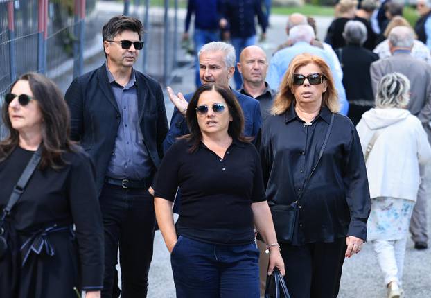 Zagreb: Posljedni ispraćaj novinara Roberta Valdeca 