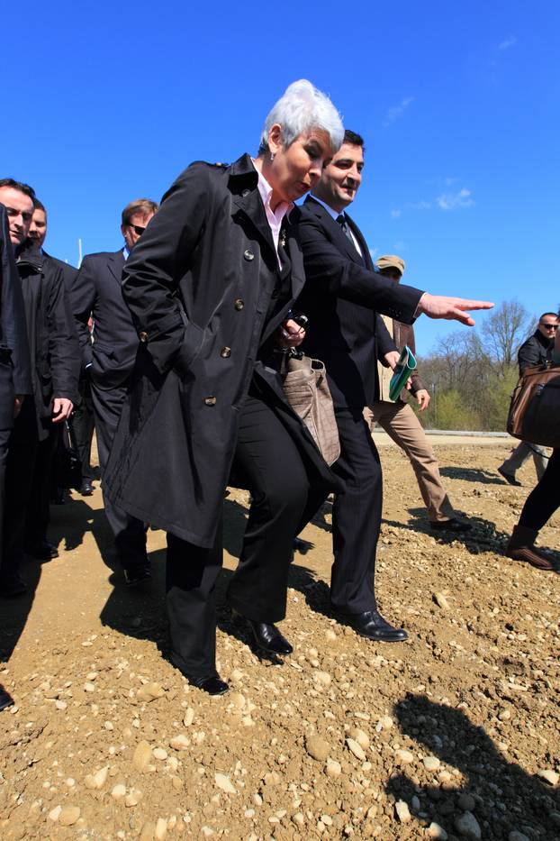 Velika Gorica: Kosor s ministrima obišla gradilište autoceste Zagreb - Sisak