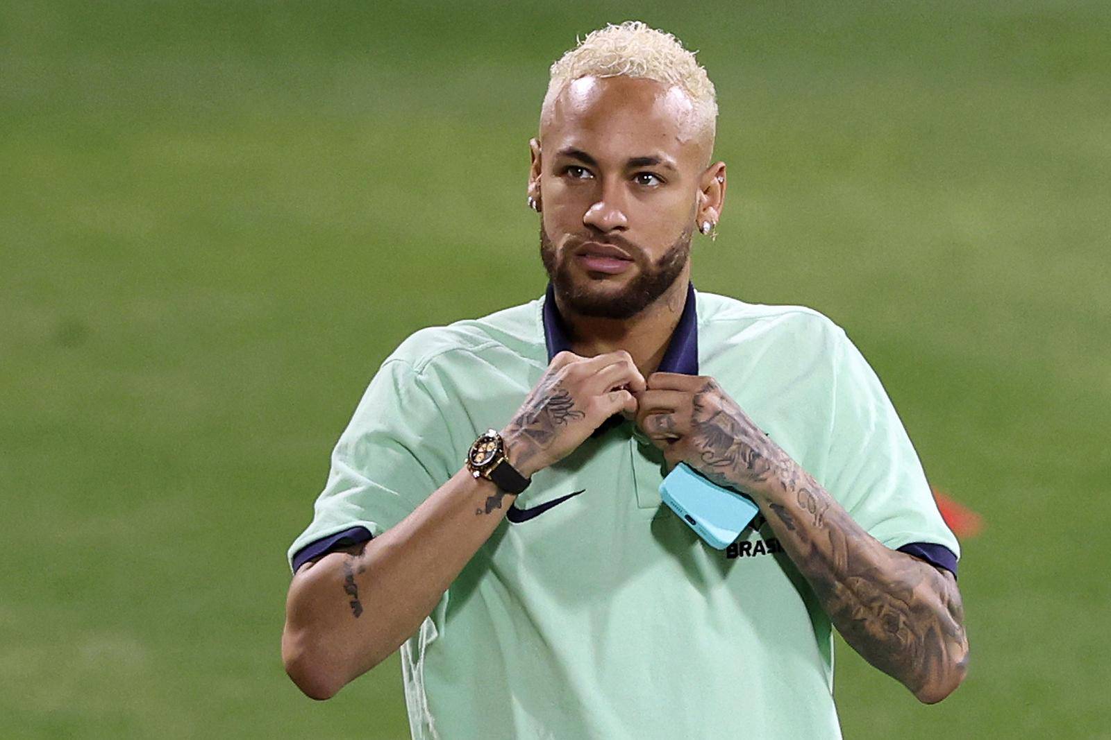 KATAR 20222 -  Neymar dijelio autograme dok su njegovi sunarodnjaci odrađivali trening