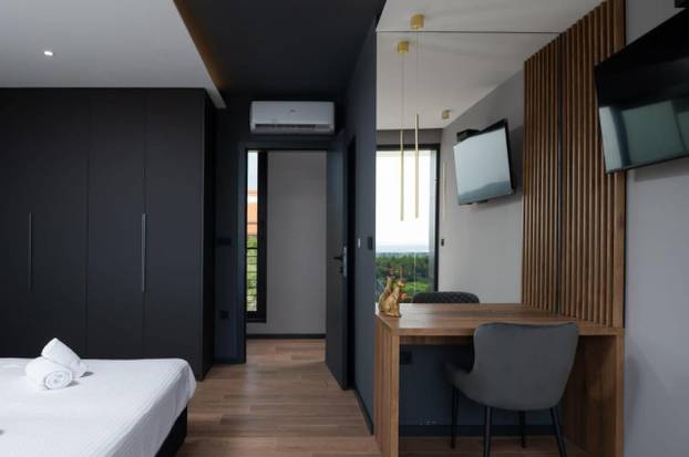 FOTO To je san snova za svakog muškarca! 'Vatreni' je izgradio vilu koja ima nogometni teren