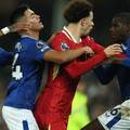 FOTO Kaotičan kraj Merseyside derbija: Igrači se potukli, sudac pokazao čak tri crvena kartona!