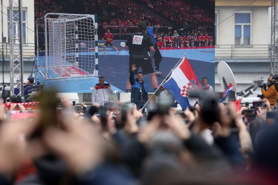 'Kauboji' proslavili srebro na Trgu: Predstavili 'novu himnu'